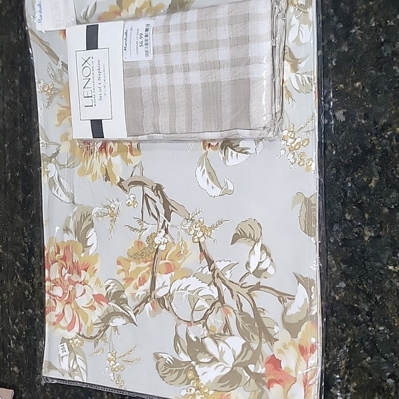 Lenox Kitchen Vintage 4 Napkins Floral Placemats Fabric Set Of 4